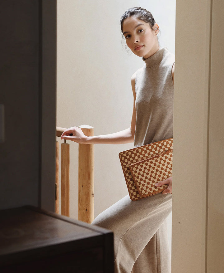 13" Laptop Case "LIA" - Caramel x Sienna Check