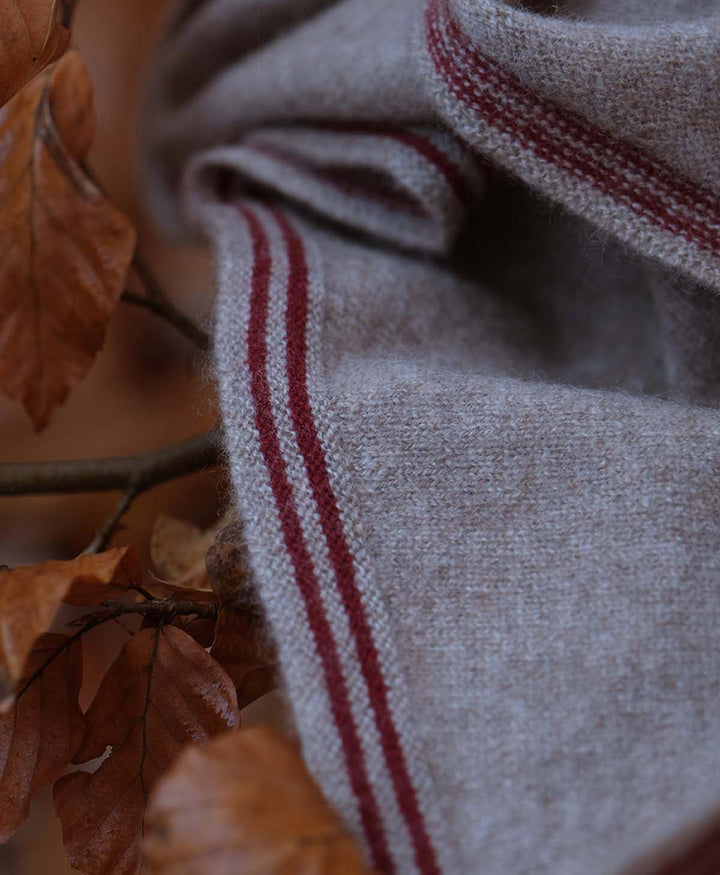 Kleiner Gestrickter Schal / Foulard aus Kaschmir - Beige / Rot