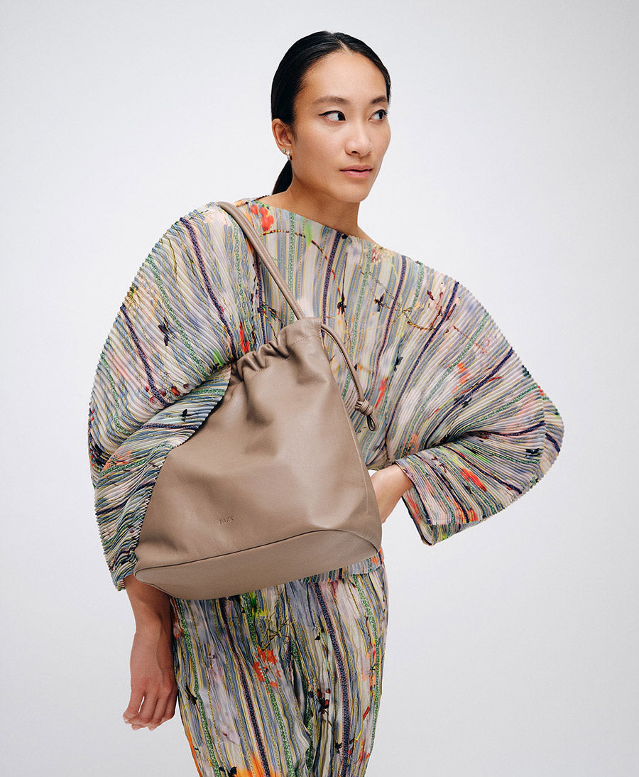 Grosse Knot Bag aus weichem Leder - Clay