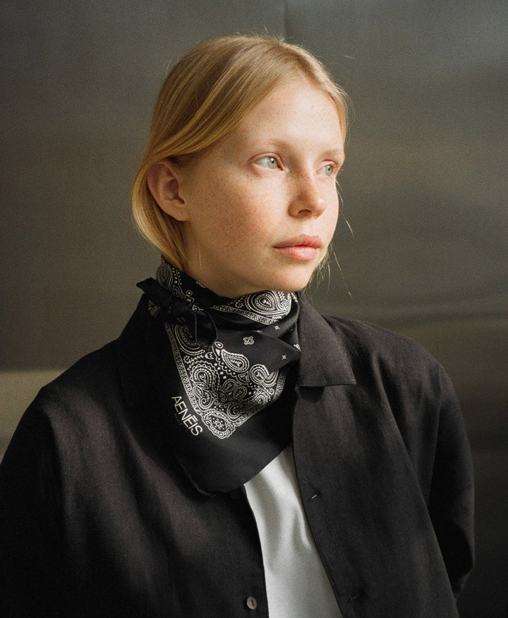 Seiden-Foulard "Minimal Bandana Silk Scarf" - Black