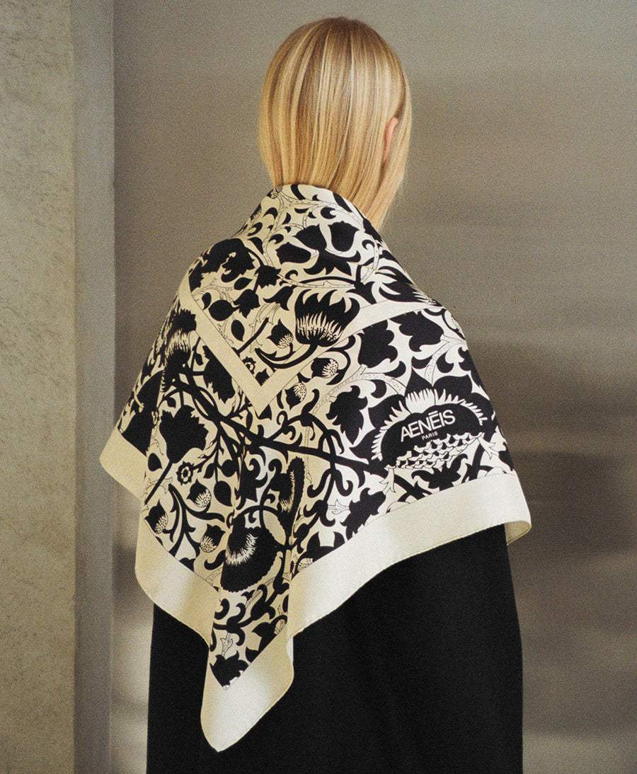 Grosses Seiden-Foulard "Mur Floral Silk Scarf" - Black