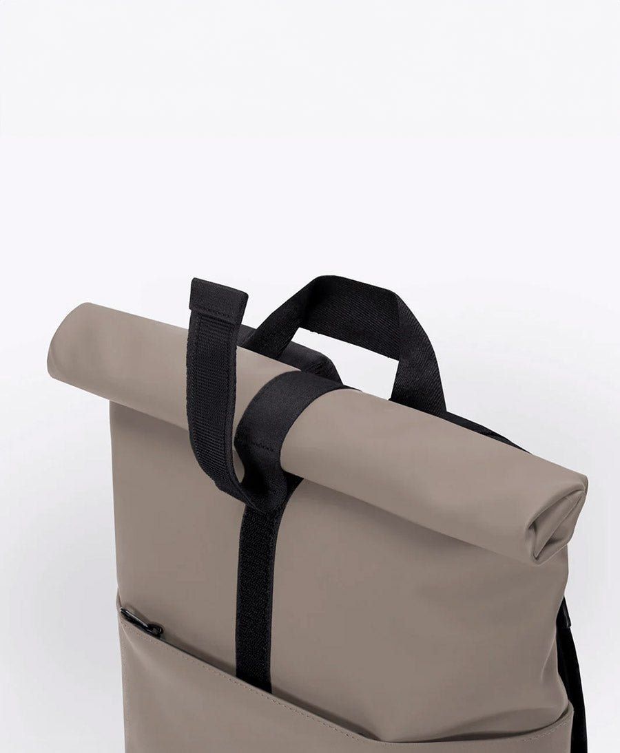 Veganer Rucksack "Hajo Medium" Infinity Dark Sand - Ucon Acrobatics - clomes
