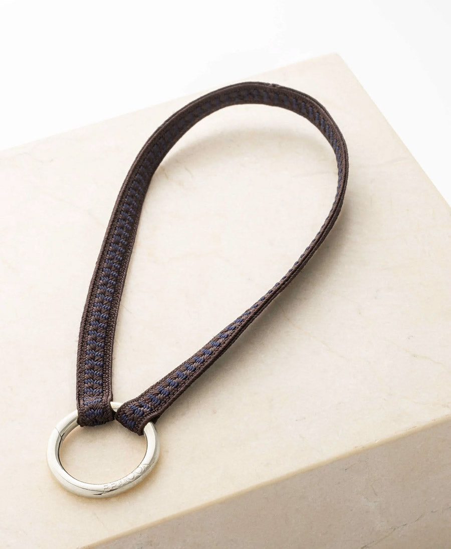 Kurzes Schlüsselband "Zahra Mini" mit silbrigem Karabiner - Nightingale