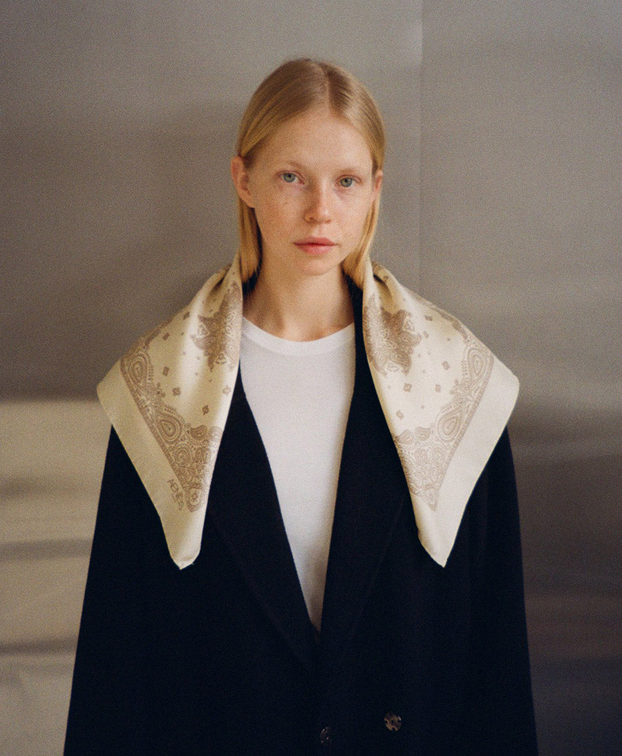 Seiden-Foulard "Minimal Bandana Silk Scarf" - Latte