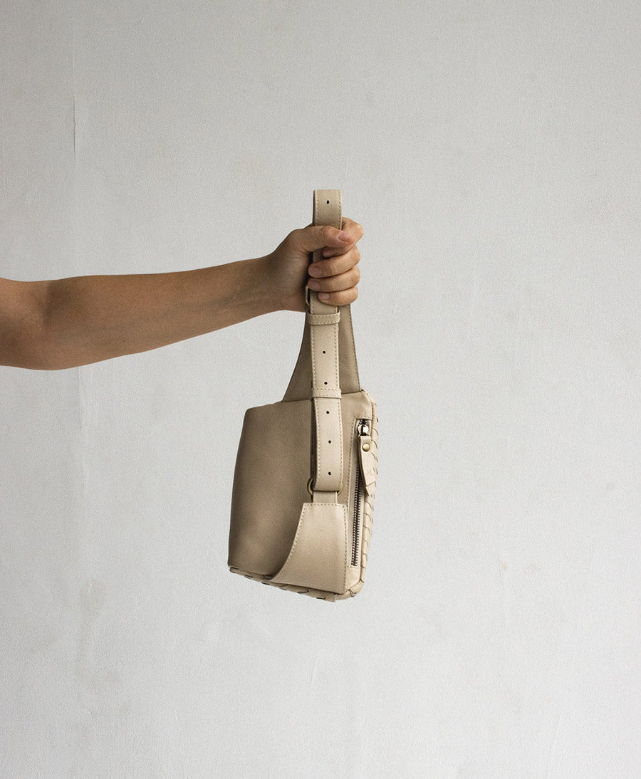 Bauchtasche aus gewebtem Leder - The Woven Remy Bone - MANDRN - clomes
