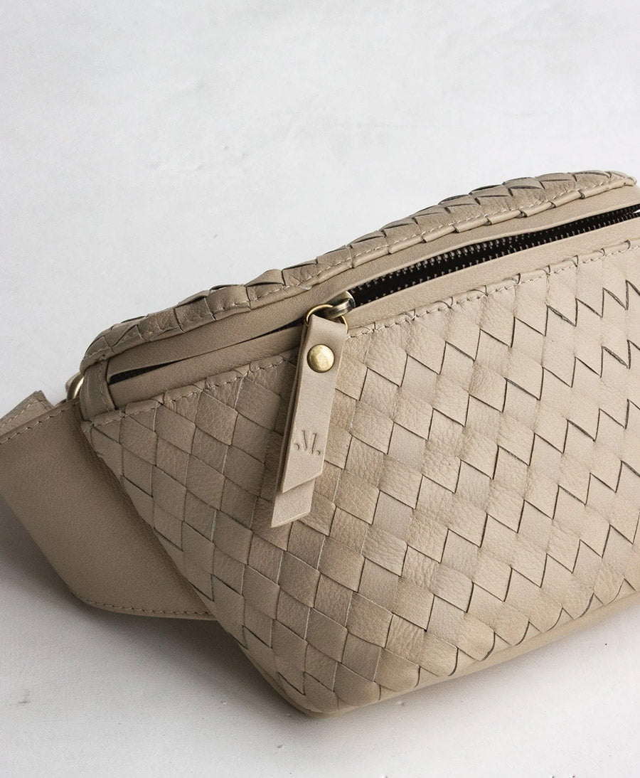 Bauchtasche aus gewebtem Leder - The Woven Remy Bone - MANDRN - clomes