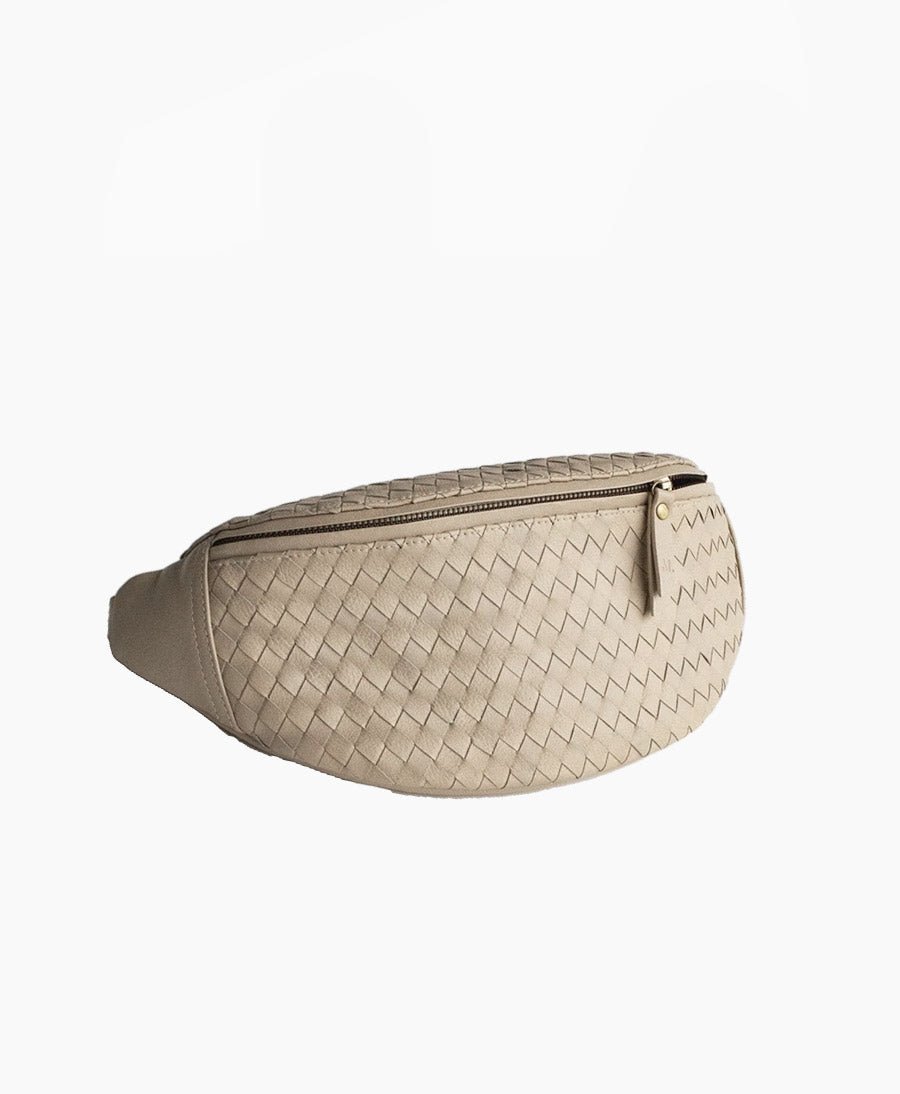 Bauchtasche aus hellem, gewebtem Leder - Woven Atlas Bone - MANDRN - clomes