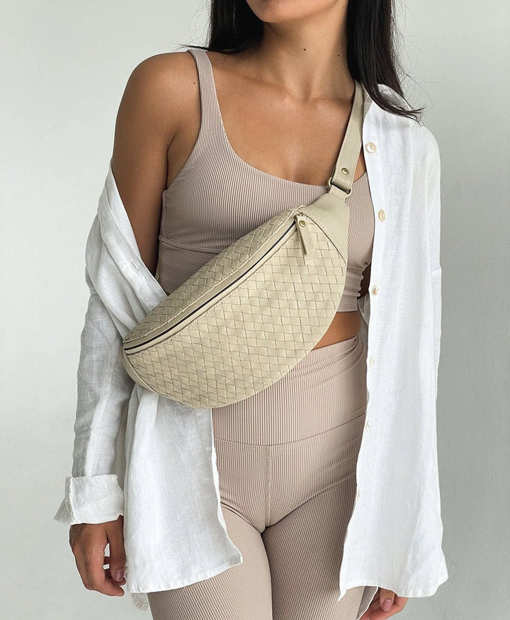 Bauchtasche aus hellem, gewebtem Leder - Woven Atlas Bone - MANDRN - clomes