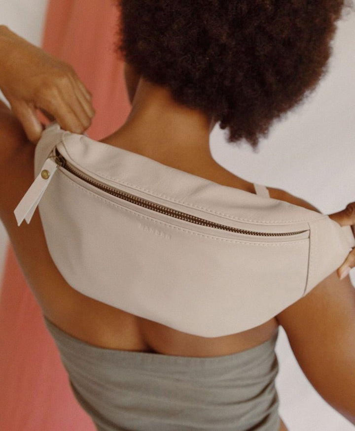 Bauchtasche aus Leder "The Atlas Cream" - Secondhand - MANDRN - clomes