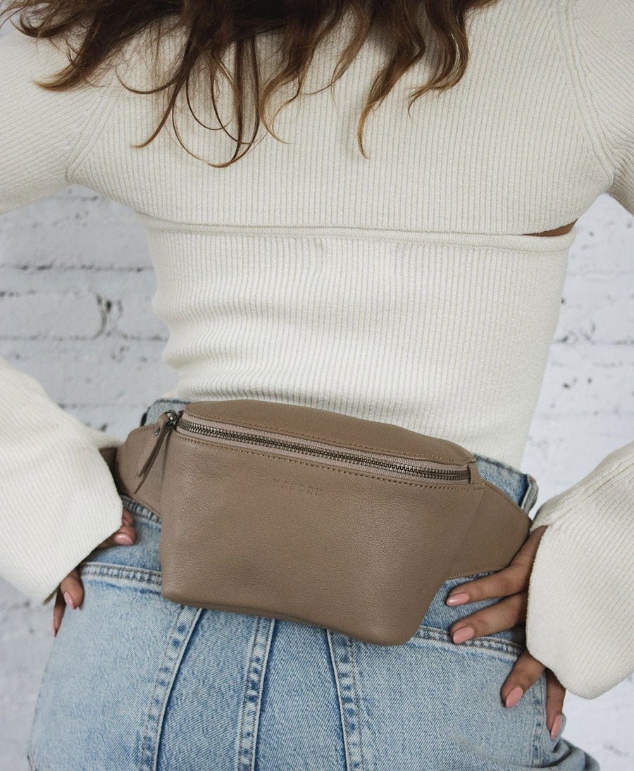 Bauchtasche aus Leder - The Remy Taupe - MANDRN - clomes
