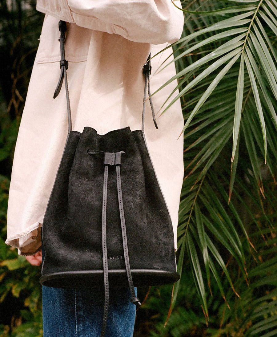 Bucket Bag aus Leder "Dli" - Velvet - Schwarz - Balagan - clomes
