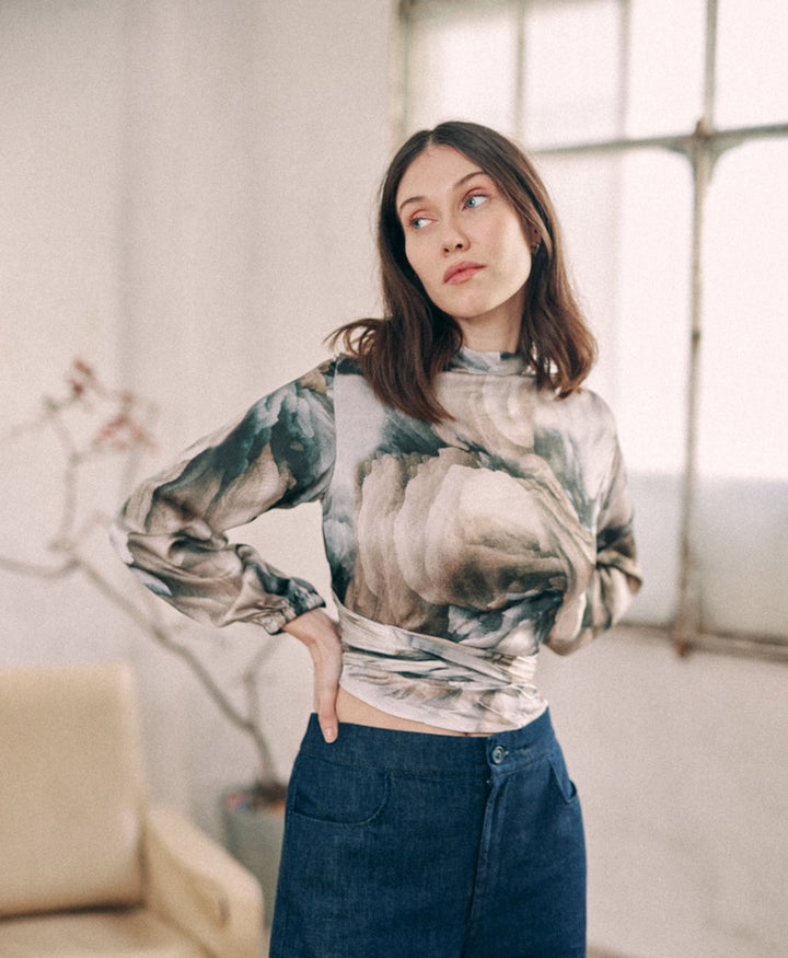 Wickelbluse aus Ecovero  - Print Blaugrau