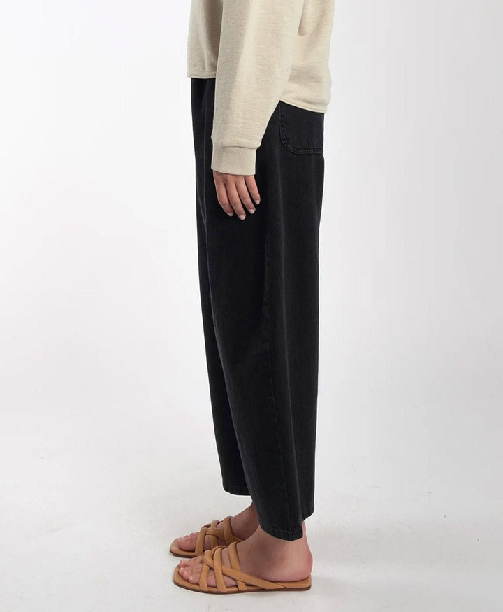 Denimhose - Faded Black Barrel Pant - Micaela Greg - clomes