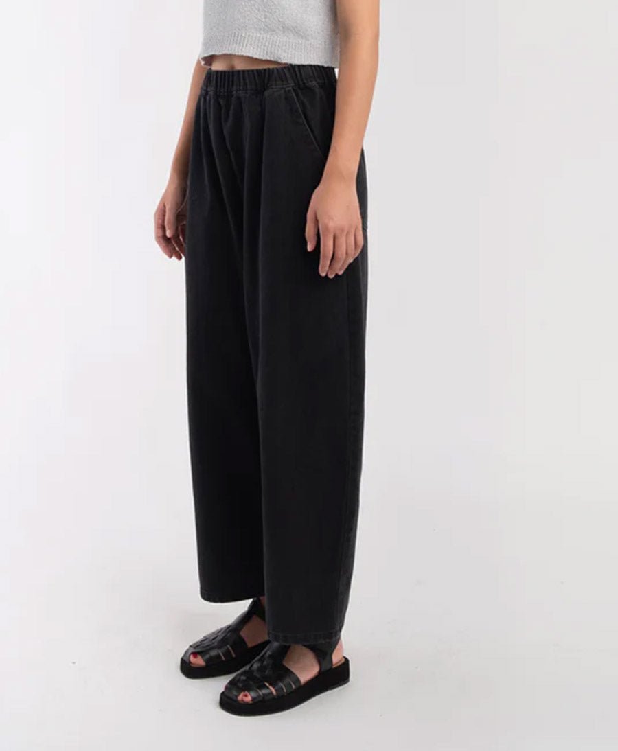 Denimhose - Faded Black Barrel Pant - Micaela Greg - clomes