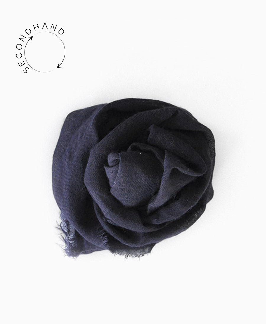 Dunkelblauer Schal aus Bio - Baumwolle - Secondhand - ScarfShop - clomes
