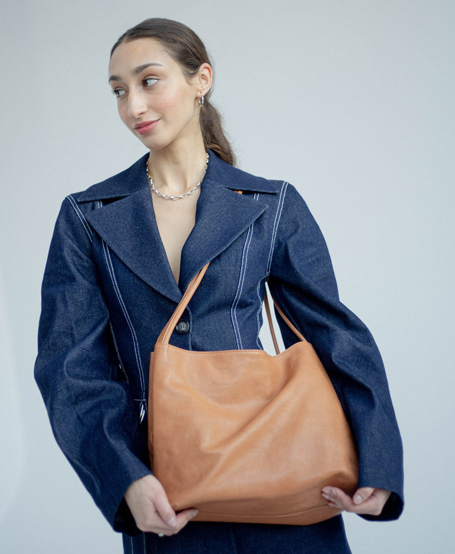 Schultertasche aus Leder "Eva" - Caramel