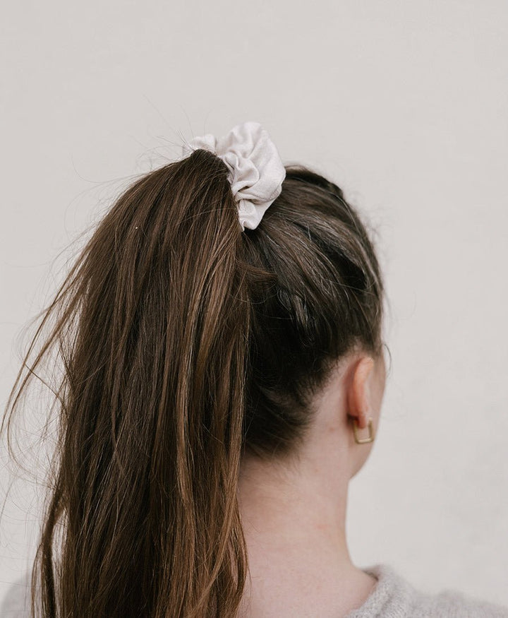 Grosses Scrunchie aus Seide / Lyocell - Puder - Clomes - clomes