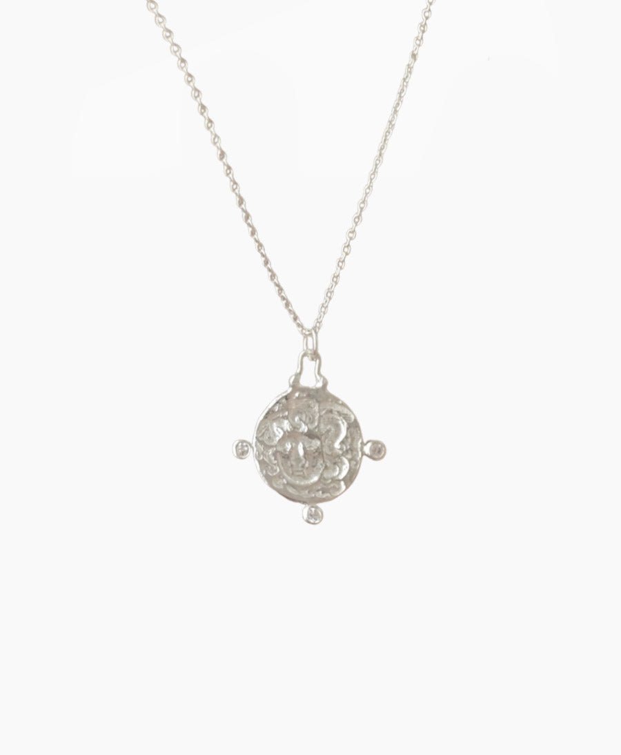 Halskette Silber "Medusa White Saphie Necklace" - Wild Fawn - clomes