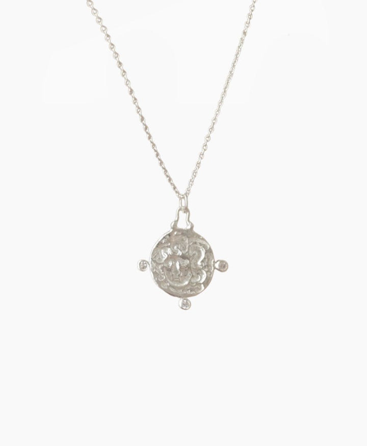 Halskette Silber "Medusa White Saphie Necklace" - Wild Fawn - clomes
