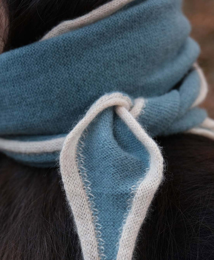 Kleiner Gestrickter Schal / Foulard aus Kaschmir - Blau / Creme