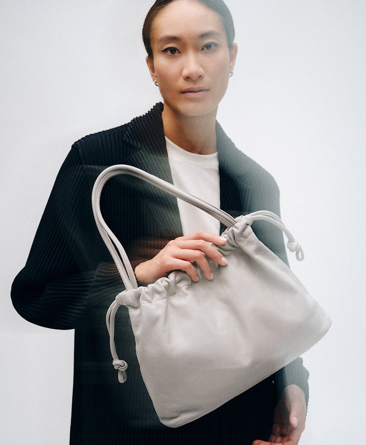 Mittelgrosse Knot Bag aus weichem Leder - Perla