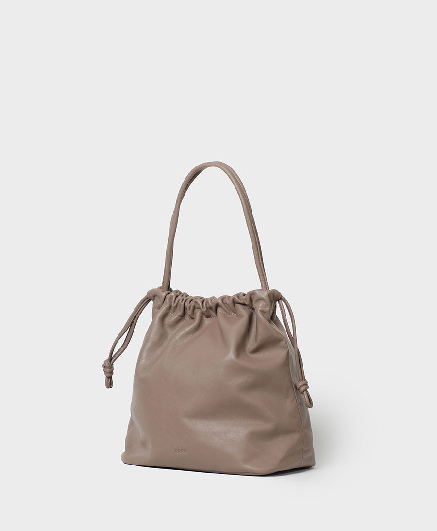 Grosse Knot Bag aus weichem Leder - Clay