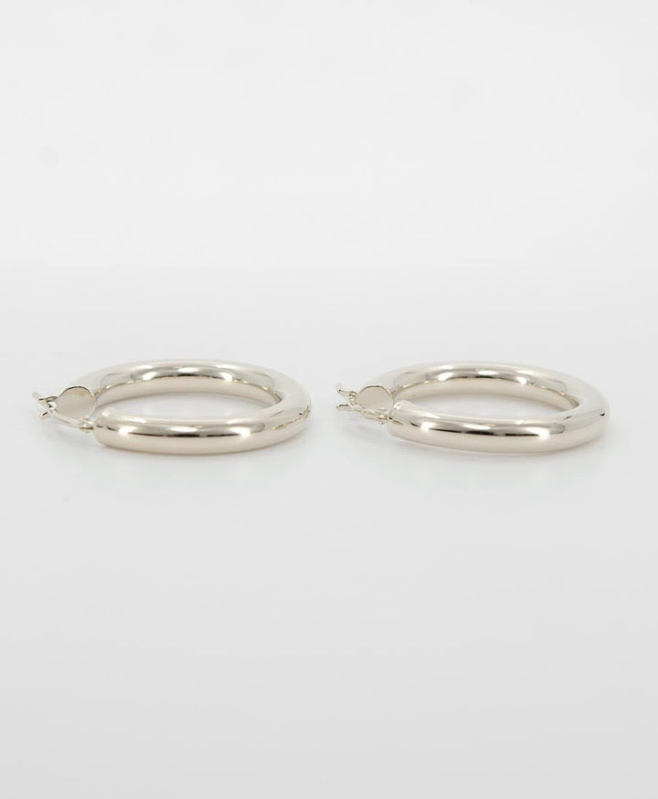Klassische Creolen VIDA 28mm mit Klappverschluss - Sterling Silber - Clomes - clomes