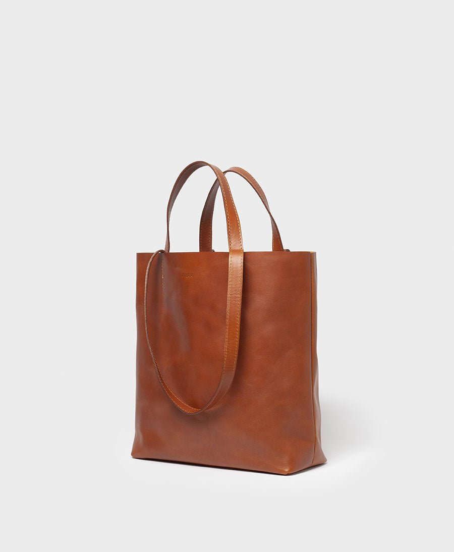 Kleine Schultertasche / Tragetasche Tote Bag aus braunem Leder - PARK - clomes