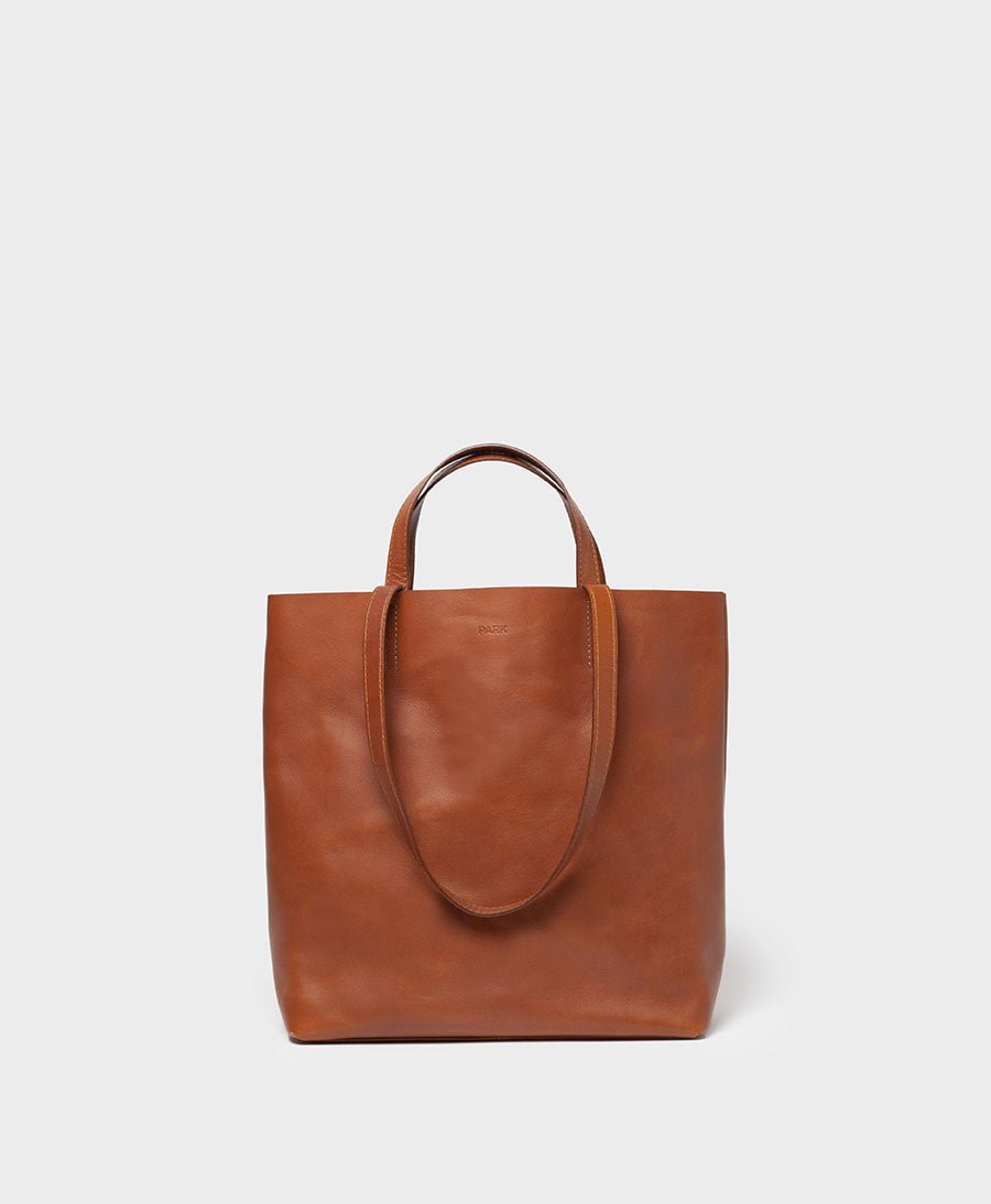 Kleine Schultertasche / Tragetasche Tote Bag aus braunem Leder - PARK - clomes