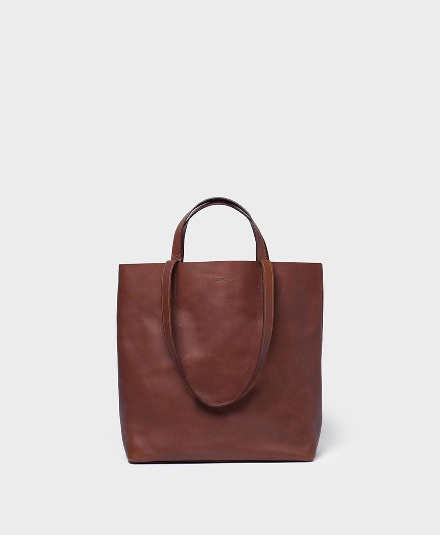Kleine Schultertasche / Tragetasche Tote Bag aus dunkelbraunem Leder - PARK - clomes