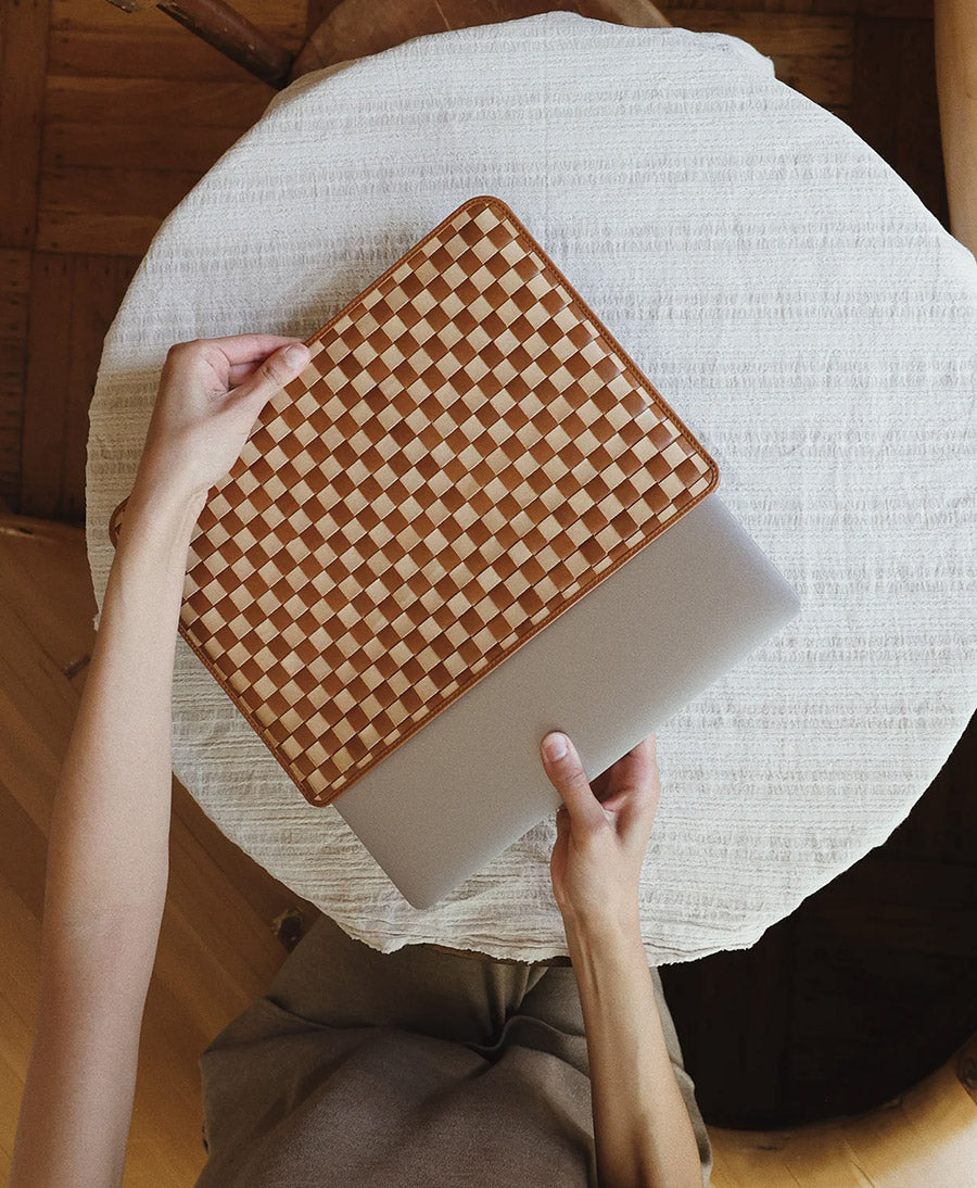13" Laptop Case "LIA" - Caramel x Sienna Check