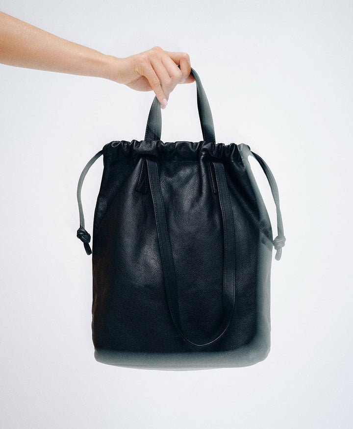 Knot Bag aus weichem Leder - Schwarz