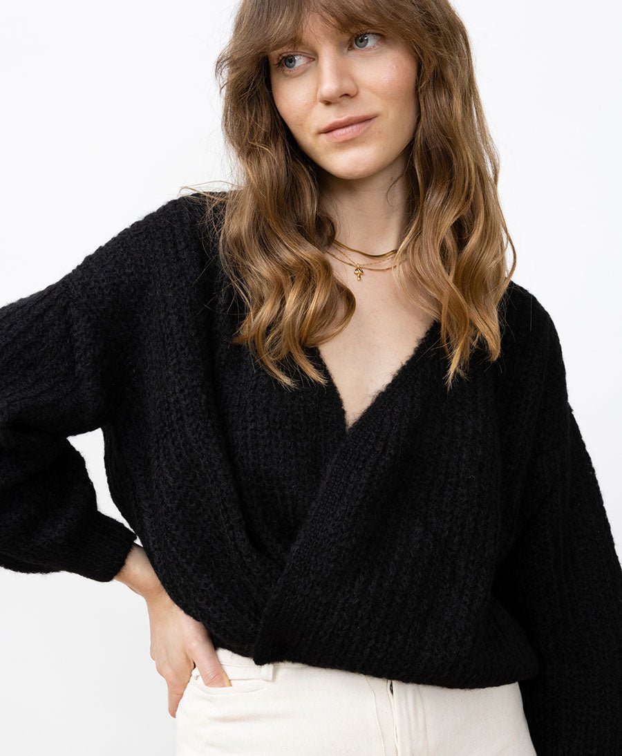 Leichter Strick - Wickelcardigan VEGA - Schwarz - JUNGLE FOLK - clomes