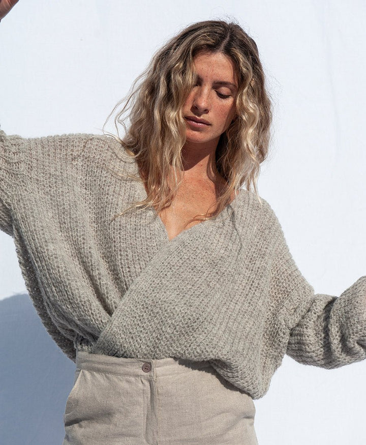 Leichter Strick - Wickelcardigan VEGA - Undyed Hellgrau - JUNGLE FOLK - clomes
