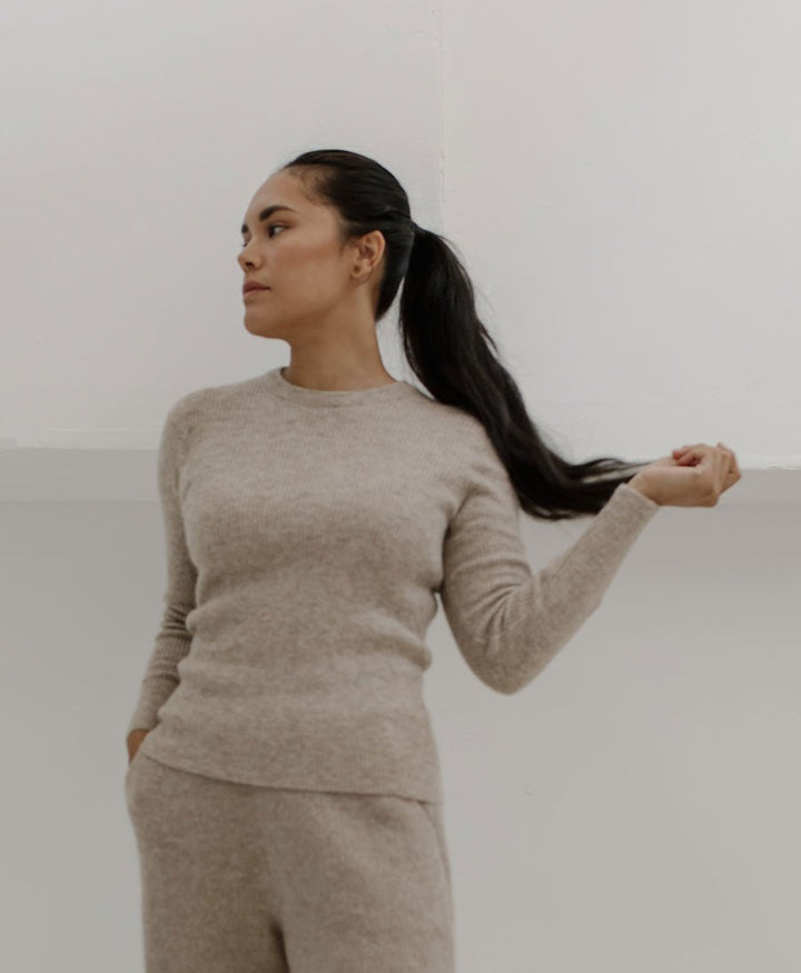 Marin Rib Top aus Alpakawolle - Beige - BARE Knitwear - clomes