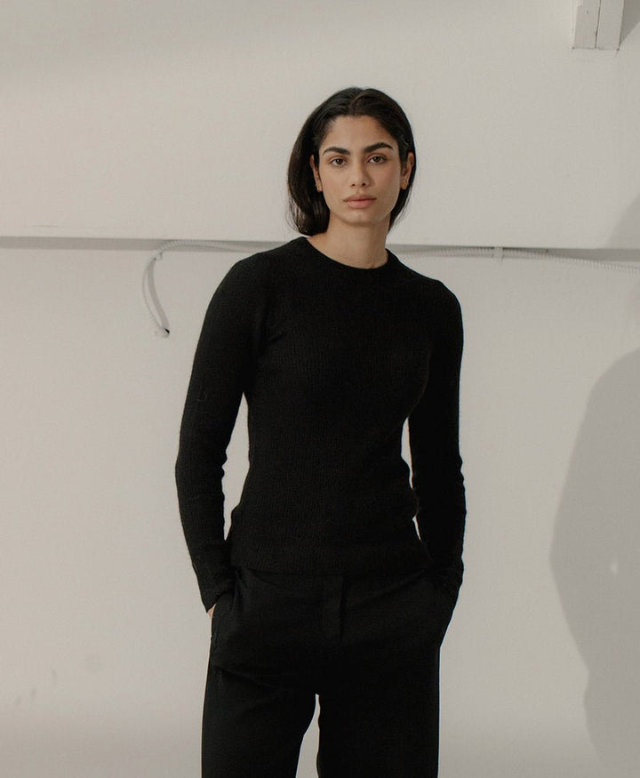 Marin Rib Top aus Alpakawolle - Schwarz - BARE Knitwear - clomes
