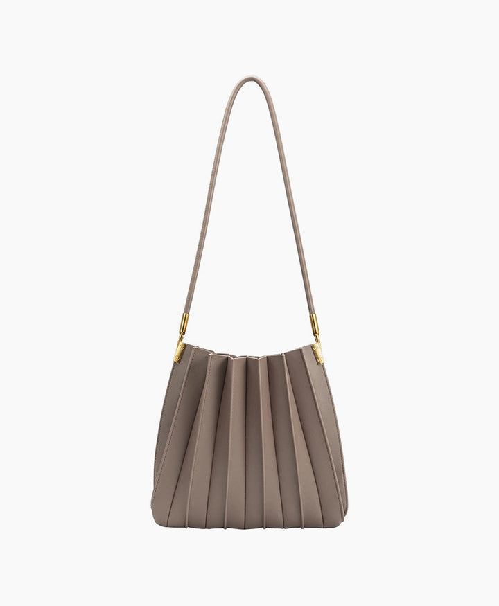 Plissierte Schultertasche CARRIE aus veganem Leder - Mushroom