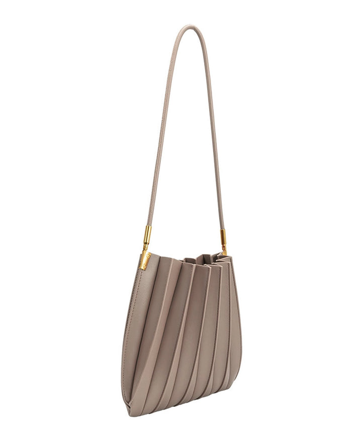 Plissierte Schultertasche CARRIE aus veganem Leder - Mushroom