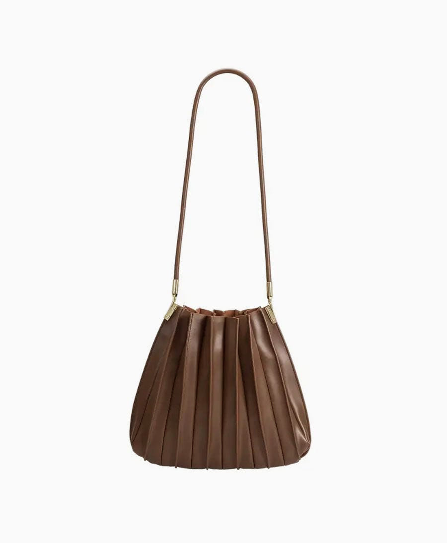 Plissierte Schultertasche CARRIE aus veganem Leder - Dunkelbraun