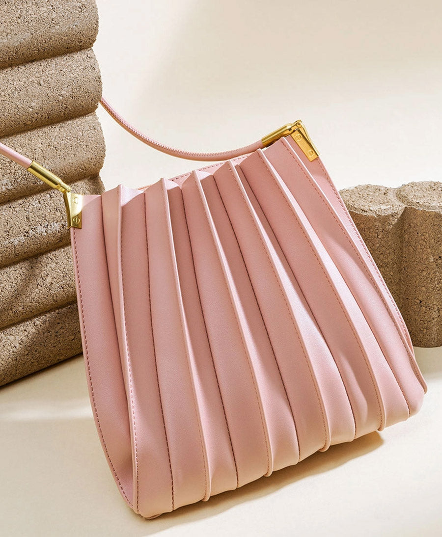Plissierte Schultertasche CARRIE aus veganem Leder - Rosa