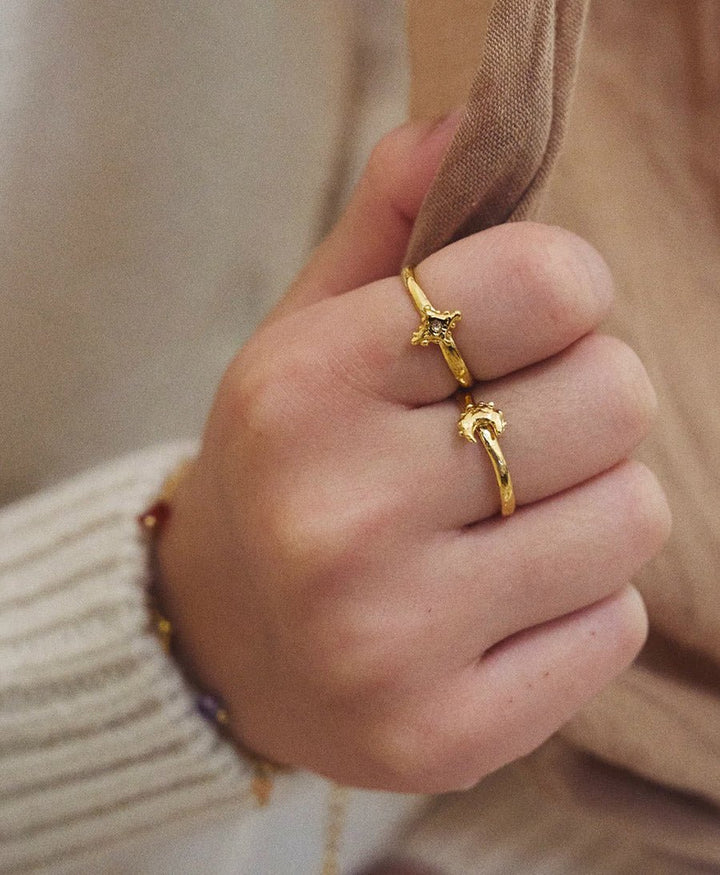 Meteor Ring vergoldet mit hellem Stein - verstellbar - Elise Tsikis - clomes