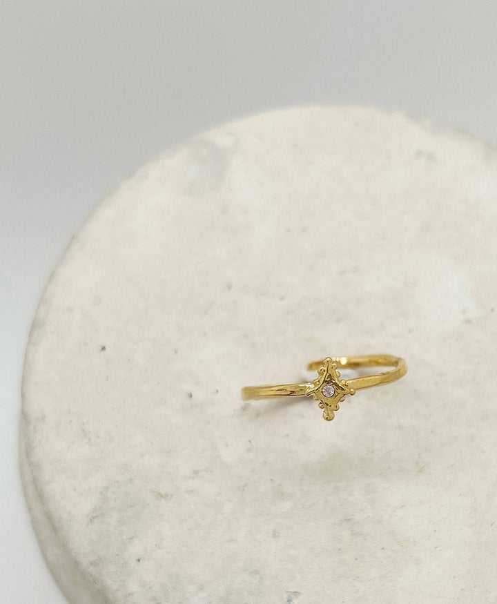 Meteor Ring vergoldet mit hellem Stein - verstellbar - Elise Tsikis - clomes