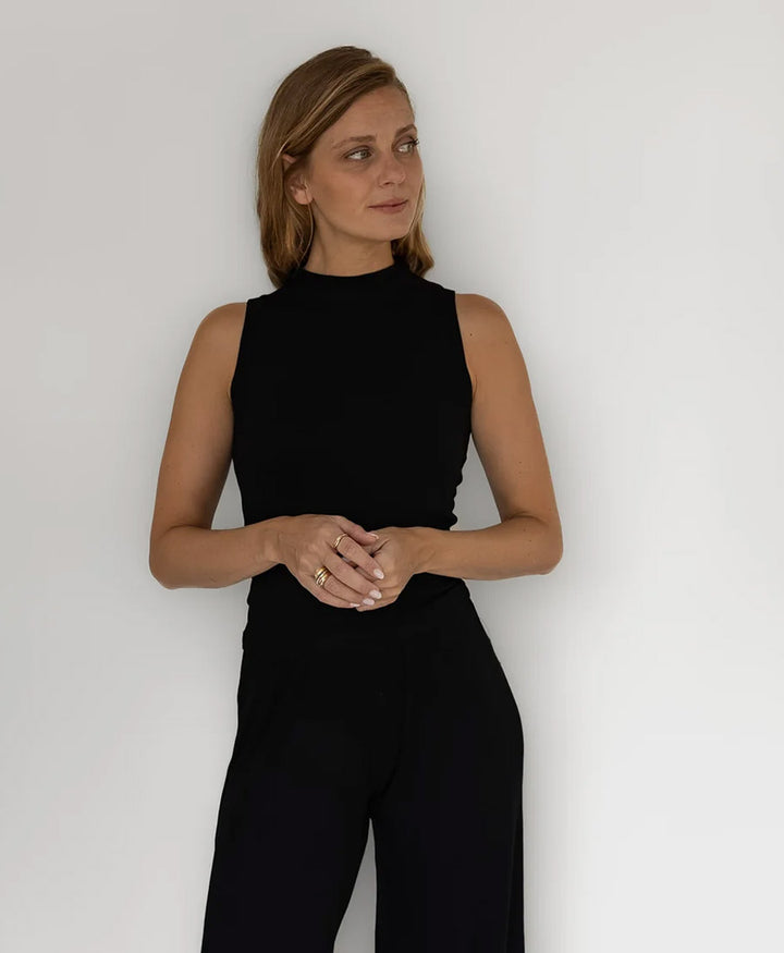 Top MOCK NECK TANK RIB - Schwarz