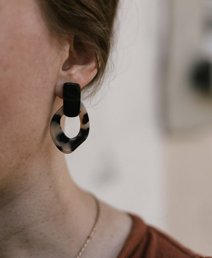 Ohrringe FIONA aus Acetat - Schwarz und Helles Tortoise - Clomes - clomes