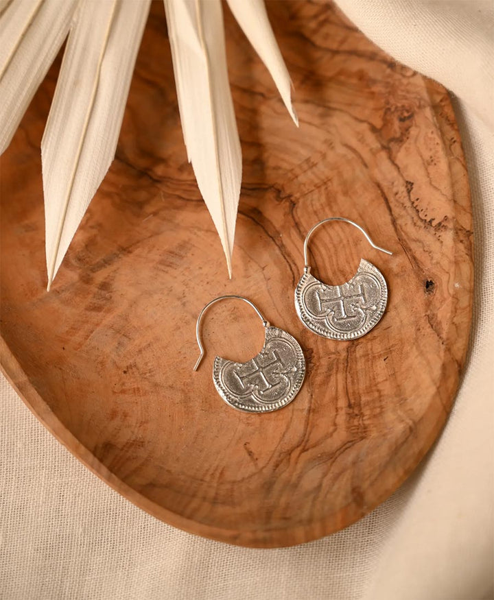 Ohrringe Silber "Tesoro Coin Hoop Earrings" - Wild Fawn - clomes