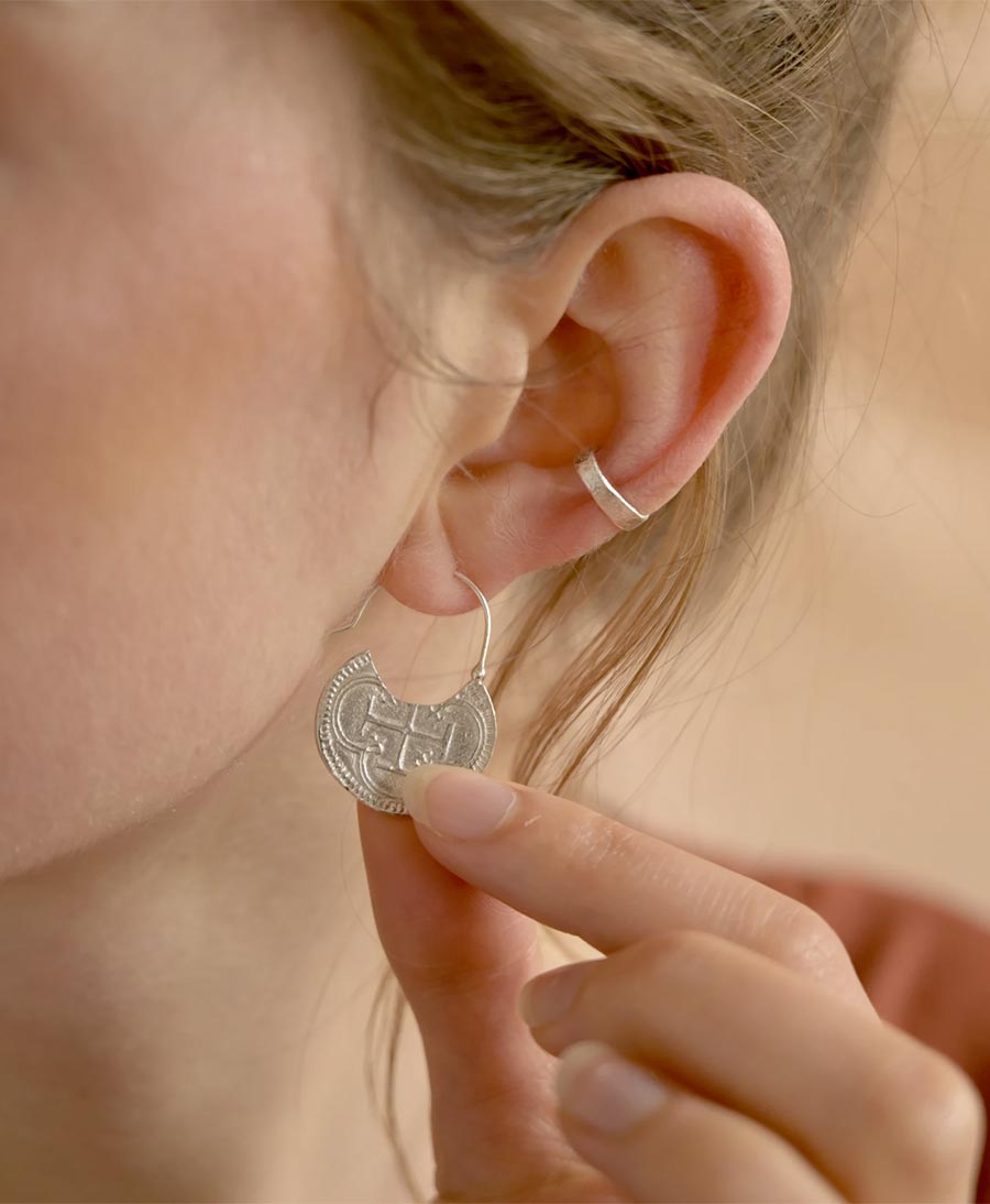 Ohrringe Silber "Tesoro Coin Hoop Earrings" - Wild Fawn - clomes