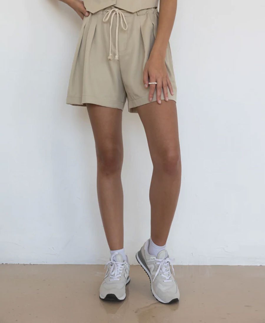 Pleated Short - Lychee / Beige - DONNI. - clomes