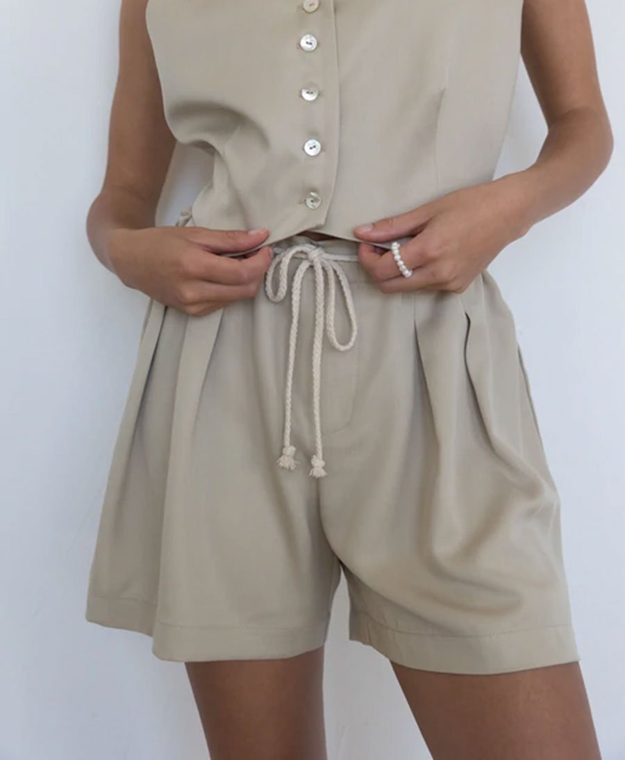 Pleated Short - Lychee / Beige - DONNI. - clomes