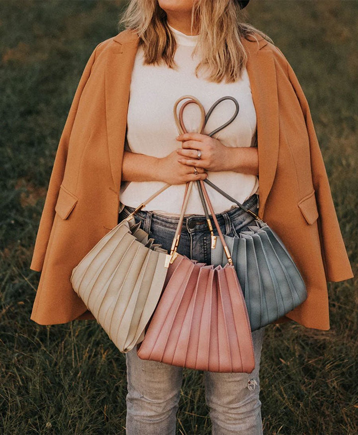 Plissierte Schultertasche CARRIE aus veganem Leder - Bone - Melie Bianco - clomes