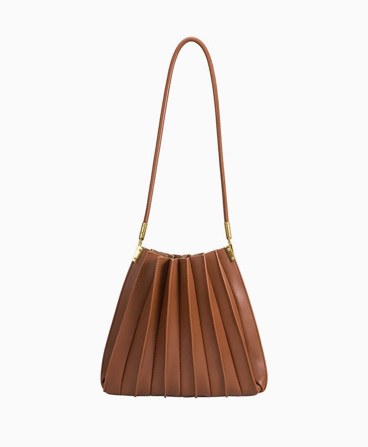 Plissierte Schultertasche CARRIE aus veganem Leder - Cognac - Melie Bianco - clomes